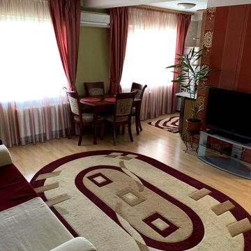 Продам двокімнатну квартиру, вул.Мріі 18Б