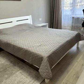 (Власник, 1 кімнатна кв. комунальні враховані)