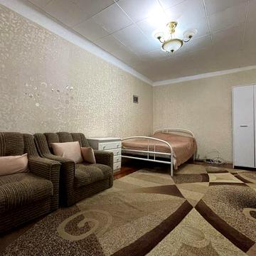 Аренда 1-к. кварт., КРЕЩАТИК угол ул. Трехствятительская, 3.