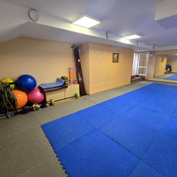 Західна вул., 4