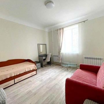 Оренда великої однокімнатної квартири на Автовокзалі. ТОП локація!