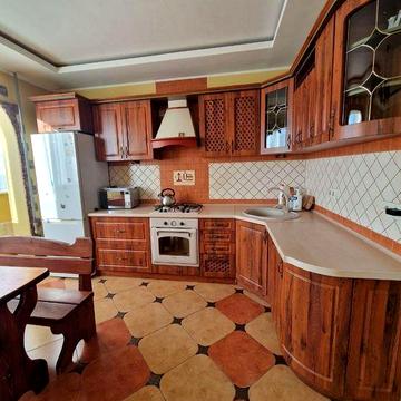 Продається 2к + кухня студія новобудова Руська