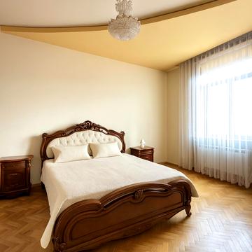 Івана Ґонти вул., 8