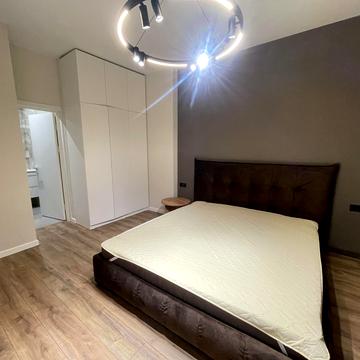 Академіка Заболотного вул., 1-А