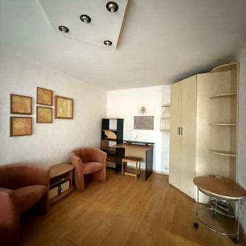 Сдам 1 комнатную квартиру в центре. Ул. Космическая,24а