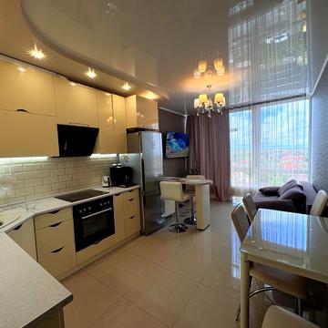 Полковника Гуляєва просп. (Маршала Жукова), 111