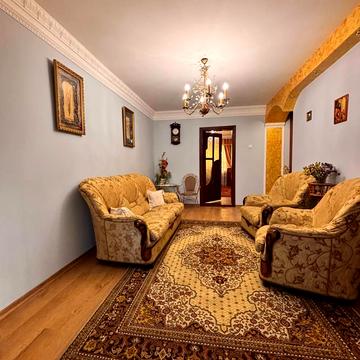 Амвросія Бучми бульв., 3