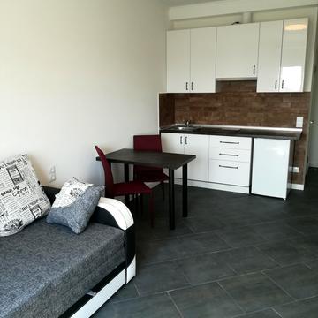 Валерія Лобановського просп. (Червонозоряний), 4-Ж