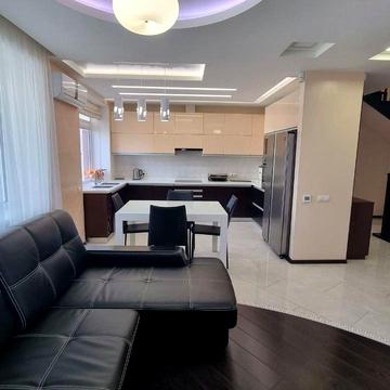 Кобзаря бульв., 4