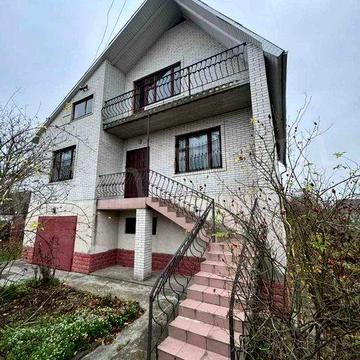 Продаж будинку в р-ні університету