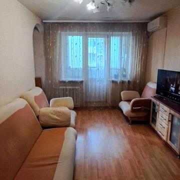 Квітки Цісик вул. (Гулі Корольової), 8