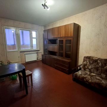 Анни Ахматової вул., 25