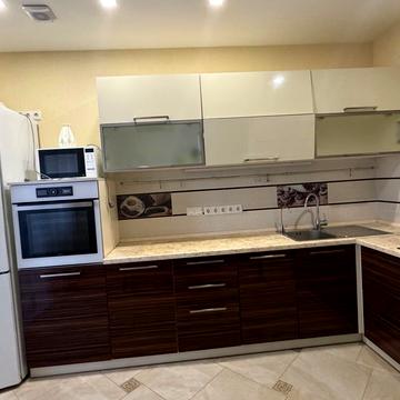 Вячеслава Чорновола вул., 11