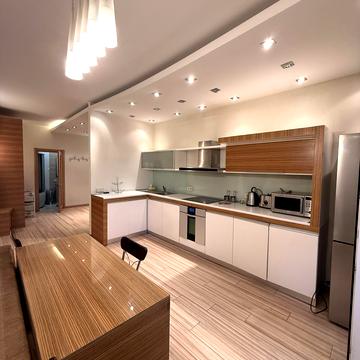 Павла Нірінберга вул. (Баумана), 10-Б