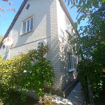 Продам двухэтажный дом на берегу Искровского водохранилища.