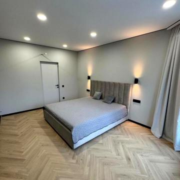 Золотоустівська вул., 25