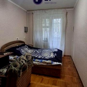 Продам 4к квартиру на бульварі Слави