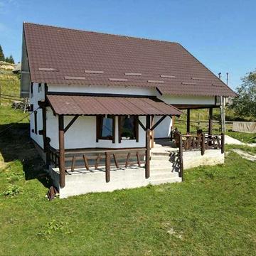 Здається будинок на 8-10 людей