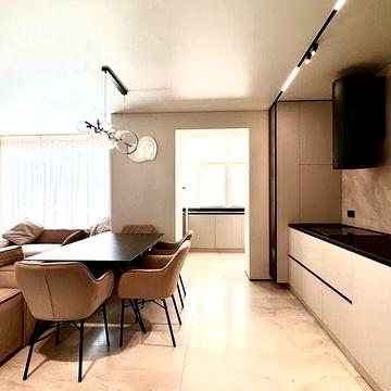 3к квартира з дизайнерським ремонтом , меблями та технікою