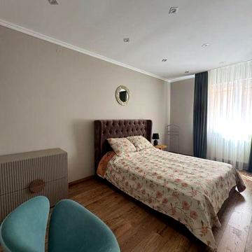 Продаж 2-кімнатної квартири в центрі міста, газ.