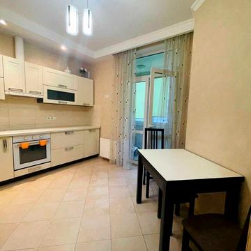 Вишгородська вул., 45