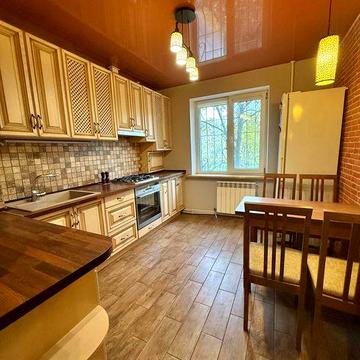 4х кімнатна Чешка ремонт меблі техніка сауна