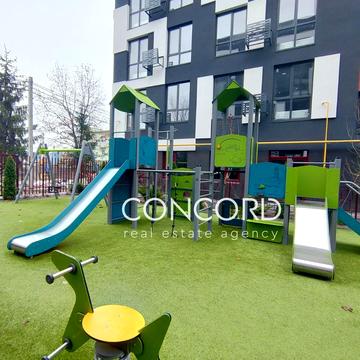 Інститутська вул., 7