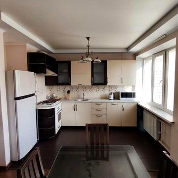 Писаржевського вул., 11