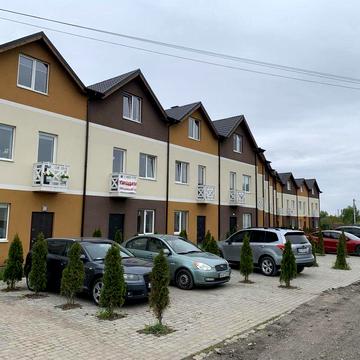 Таунхаус під єОселю, сертифікат з виходом до озера.