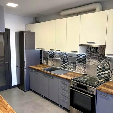 Зелена вул., 218