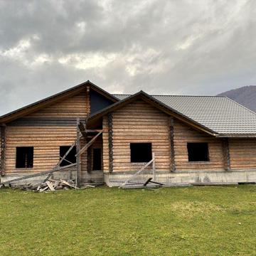Продам будинок з дерева,дикий зруб,готель,котедж