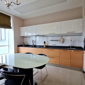 Андрія Верхогляда вул. (Михайла Драгомирова), 3