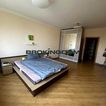 Василя Симоненка вул., 2-Б