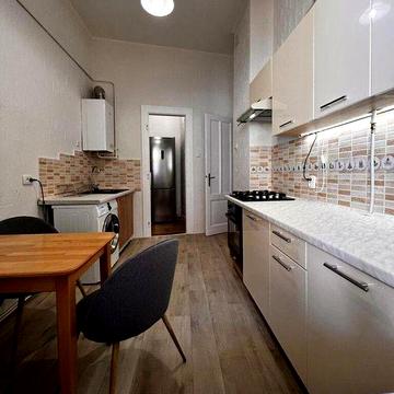 2-к, Корзо вул., 25, Центр