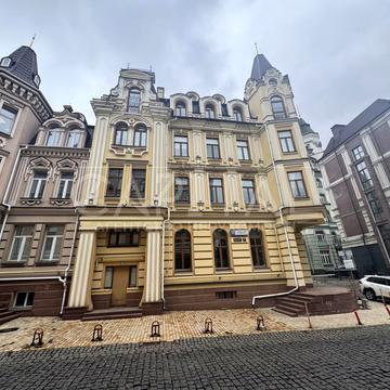 Кожумяцька вул., 12-Ж