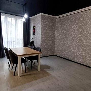 Простора квартира 1й поверх, газове опалення.  З меблями та техникой!