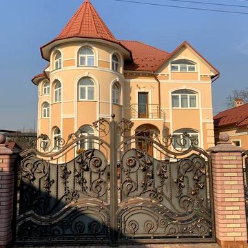 Будинок в буковинській Конча-Заспі