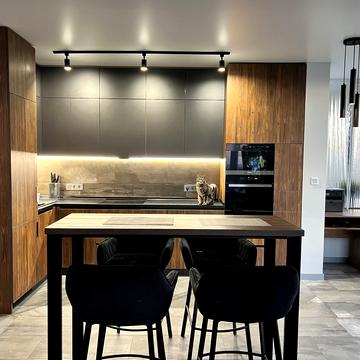 Каховська вул., 62