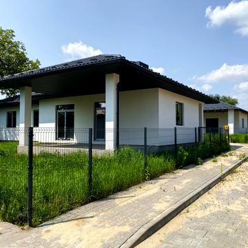 Центральна, 7