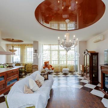 Саксаганського вул., 121