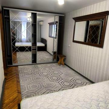 Алмазний, вул. Кондратюка, 2-кімн. квартира.