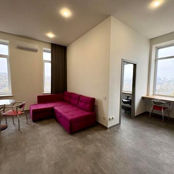 Набережна Перемоги вул., 68-А