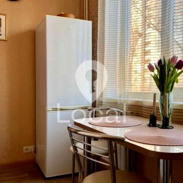 Смілянська вул., 17