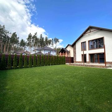 Межева вул., 18