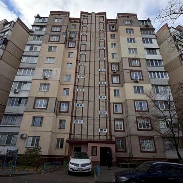 Каштанова 3, простора роздільна квартира