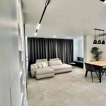 Салютна вул., 2к1