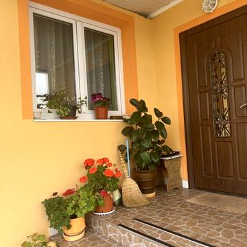 Сонячна вул.