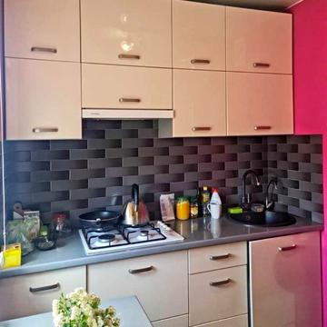 Першотравнева, 49/10