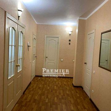 продам трихкімнатну квартиру 94 кв.м на Ак. Сахарова