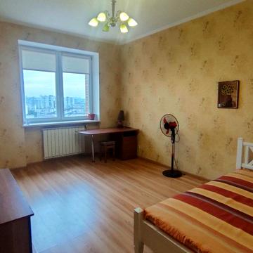 Володимира Івасюка просп. (Героїв Сталінграду), 6